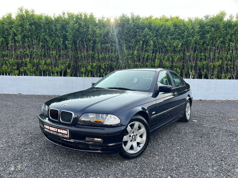 Azul Usado 2001 BMW 320 Sedan | € 5.500 (Caro) - Imagem 1/4