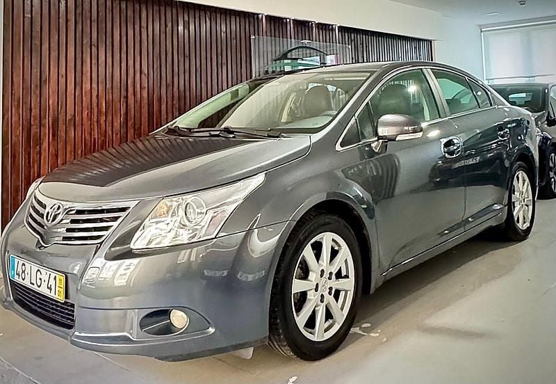 Cinza Usado 2011 Toyota Avensis Sedan | € 10.900 (Bom preço) - Imagem 1/4