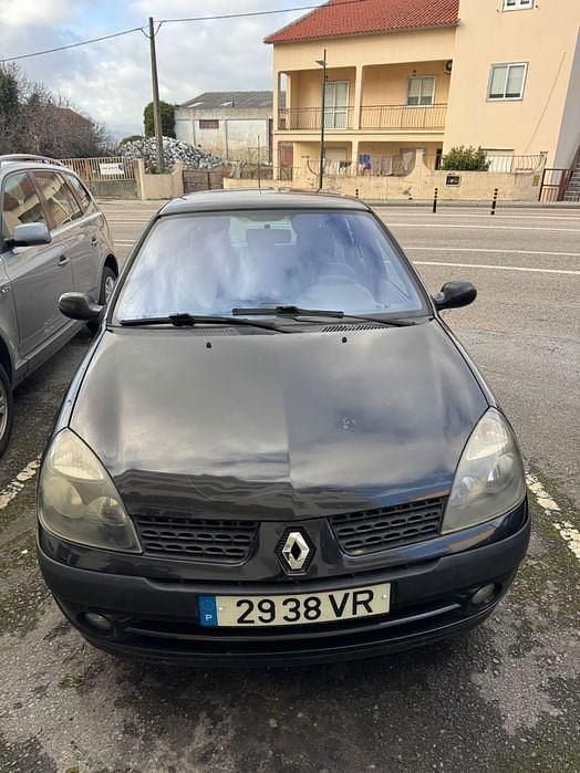 Usado Renault Clio II 65 HP (47 kW) 2003 Sedan