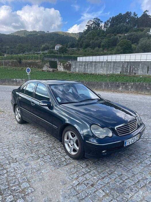 Usado 2001 Mercedes 220 Avantgarde Sedan | € 5.500 - Imagem 1/4