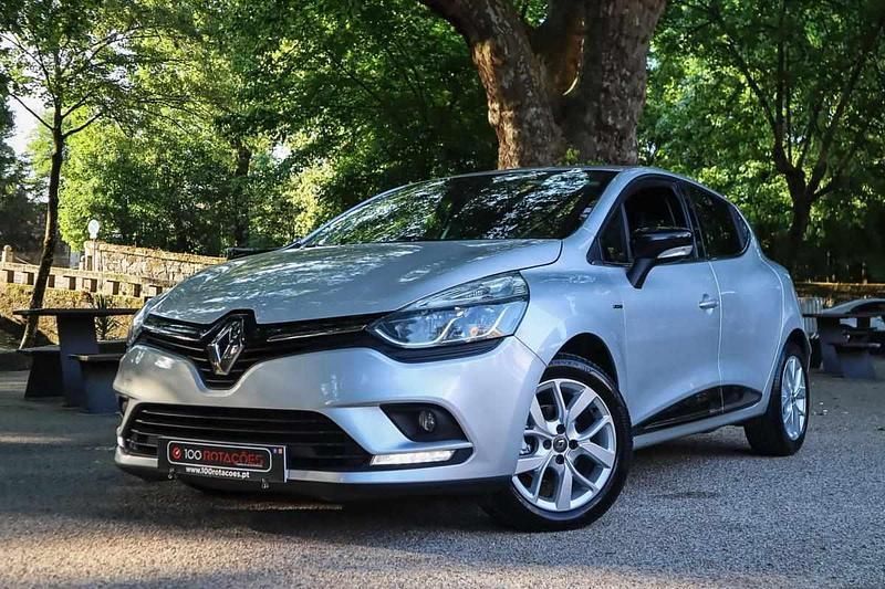 Cinzento Usado 2019 Renault Clio IV Citadino | € 13.490 (Caro) - Imagem 1/4