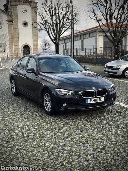 Usado BMW 316 136 HP (100 kW) 2013 Preto Sedan