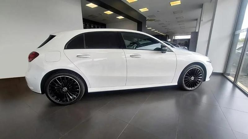 Usado Mercedes A250 Advanced Plus 218 HP (160 kW) 2024 Branco polar Citadino