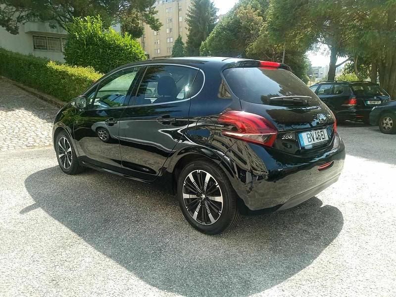 Preto Usado 2018 Peugeot 208 Citadino | € 12.500 (Preço elevado) - Imagem 1/4