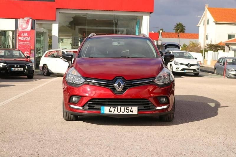 Usado Renault Clio IV 90 HP (66 kW) 2018 Vermelho Carrinha