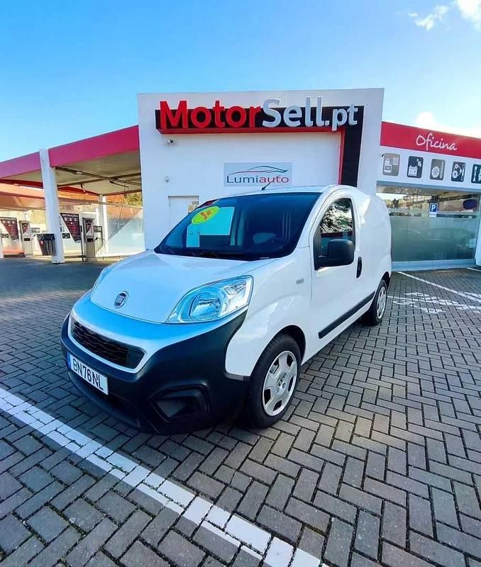 Branco Usado 2020 Fiat Fiorino Monovolume | € 10.600 (Caro) - Imagem 1/4