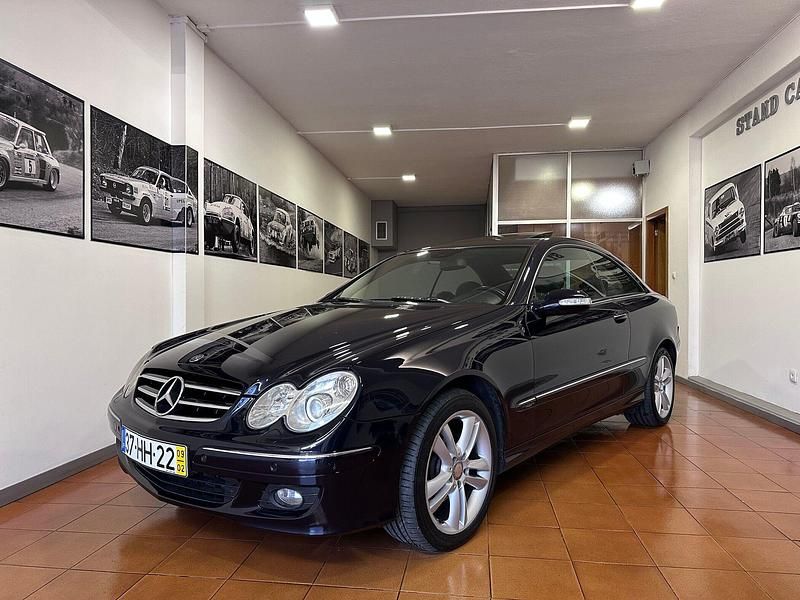 Azul Usado 2009 Mercedes CLK220 Avantgarde Coupé | € 11.000 - Imagem 1/4