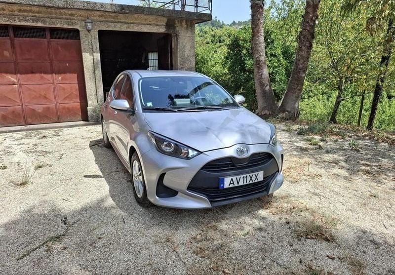 Usado 2023 Toyota Yaris Comfort Sedan | € 21.800 (Caro) - Imagem 1/4