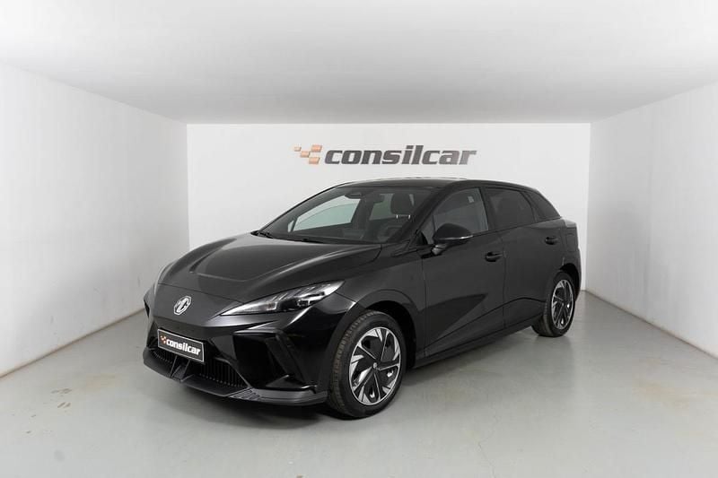 Usado MG MG4 EV Comfort 150 kW (204 HP) 2023 Preto Citadino