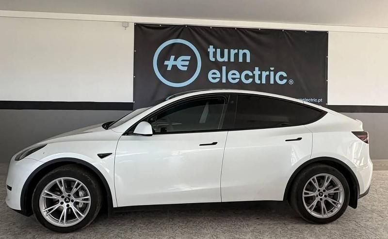 Usado Tesla Model Y 219 kW (299 HP) 2023 Branco SUV