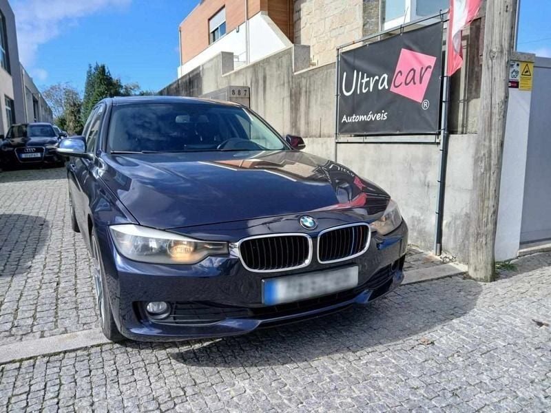 Azul Usado 2014 BMW 320 | € 14.999 (Preço justo) - Imagem 1/4