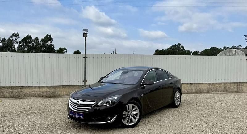 Castanho Usado 2016 Opel Insignia Selection Sedan | € 13.500 (Caro) - Imagem 1/4