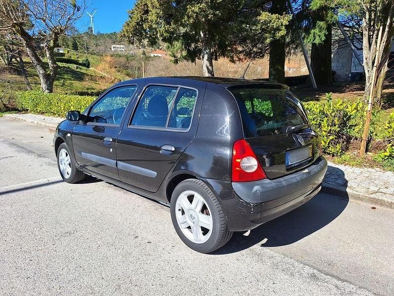Usado Renault Clio II 2004 Sedan