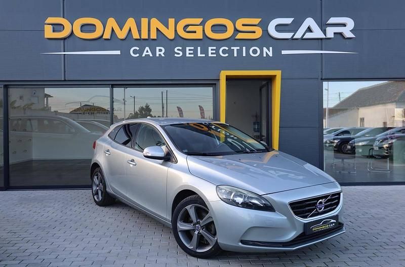 Usado Volvo V40 Kinetic 120 HP (88 kW) 2015 Cinza
