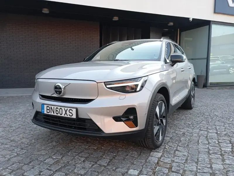 Prata Usado 2024 Volvo EX40 Plus SUV | € 51.900 - Imagem 1/4