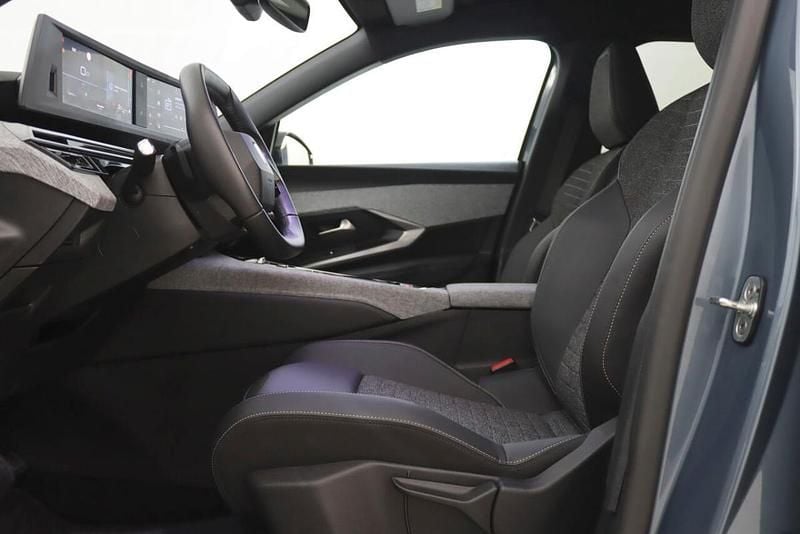 Usado Peugeot 5008 145 HP (106 kW) 2025 Azul SUV