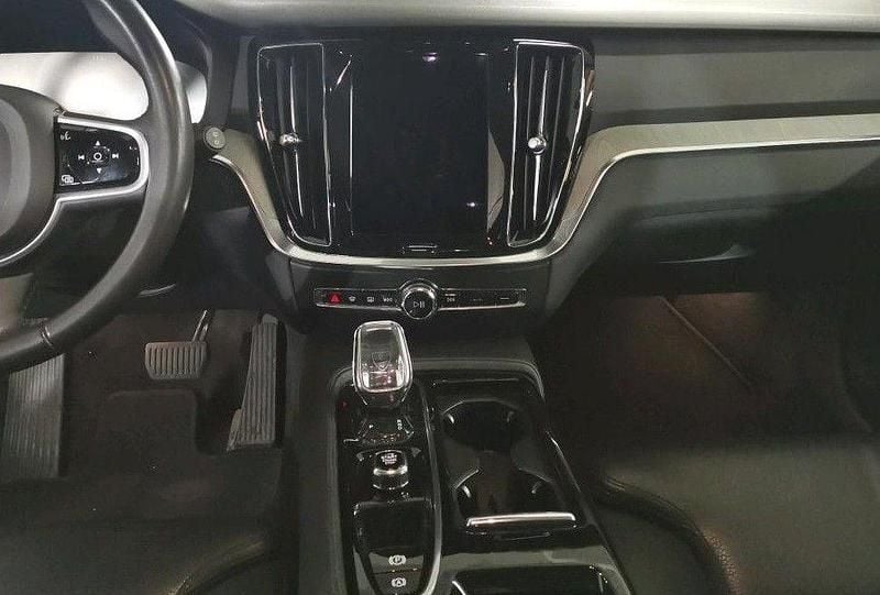 Usado Volvo V60 Inscription 340 HP (250 kW) 2021 Preto Carrinha