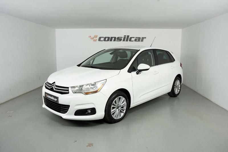 Branco Usado 2014 Citroën C4 Citadino | € 9.980 (Preço justo) - Imagem 1/4