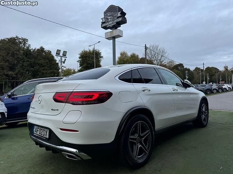 Branco Usado 2021 Mercedes GLC300e Coupé | € 58.500 (Preço elevado) - Imagem 1/1