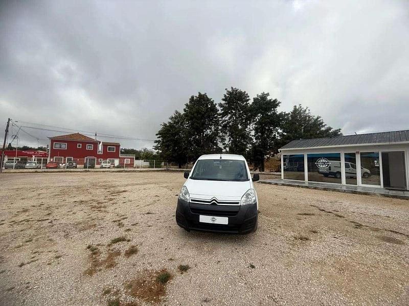 Branco Usado 2018 Citroën Berlingo Monovolume | € 13.900 (Preço elevado) - Imagem 1/4
