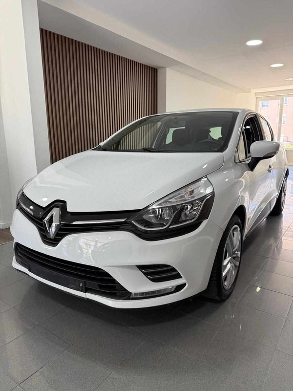 Usado Renault Clio IV Zen 120 HP (88 kW) 2019 Branco