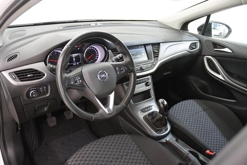 Usado Opel Astra 122 HP (89 kW) 2022 Branco