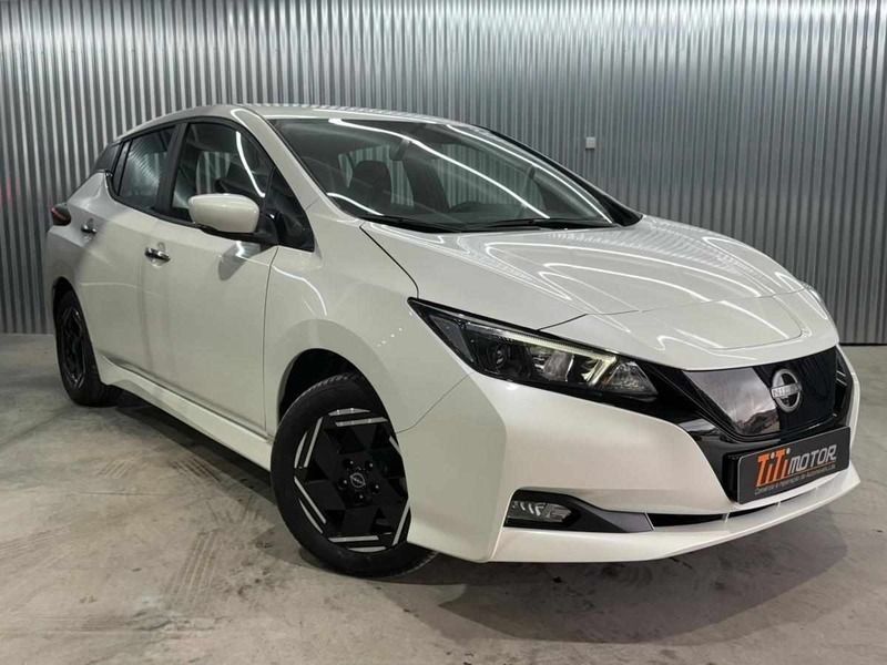Branco Novo 2025 Nissan Leaf Citadino | € 24.450 - Imagem 1/4