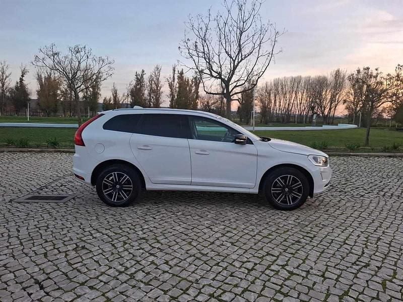 Usado Volvo XC60 150 HP (110 kW) 2017 Branco SUV