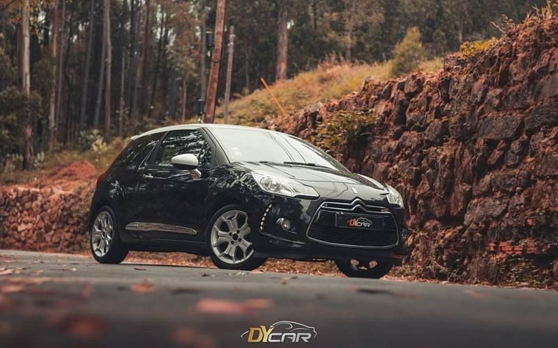 Usado Citroën DS3 So Chic 92 HP (67 kW) 2012 Preto Coupé