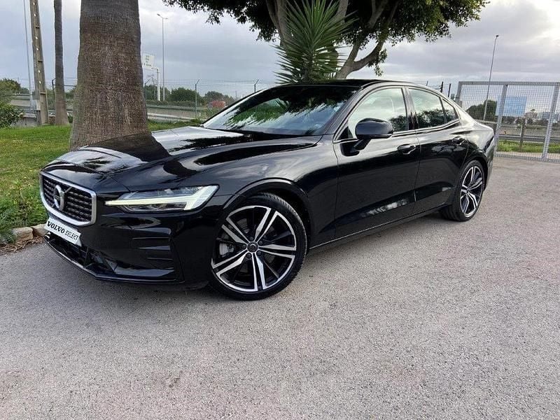 Preto Usado 2020 Volvo S60 R-Design Sedan | € 39.500 - Imagem 1/4