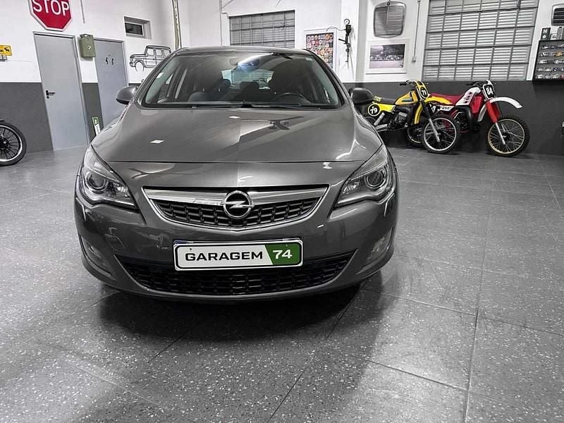 Antracite Usado 2010 Opel Astra Cosmo Citadino | € 7.500 (Preço justo) - Imagem 1/4