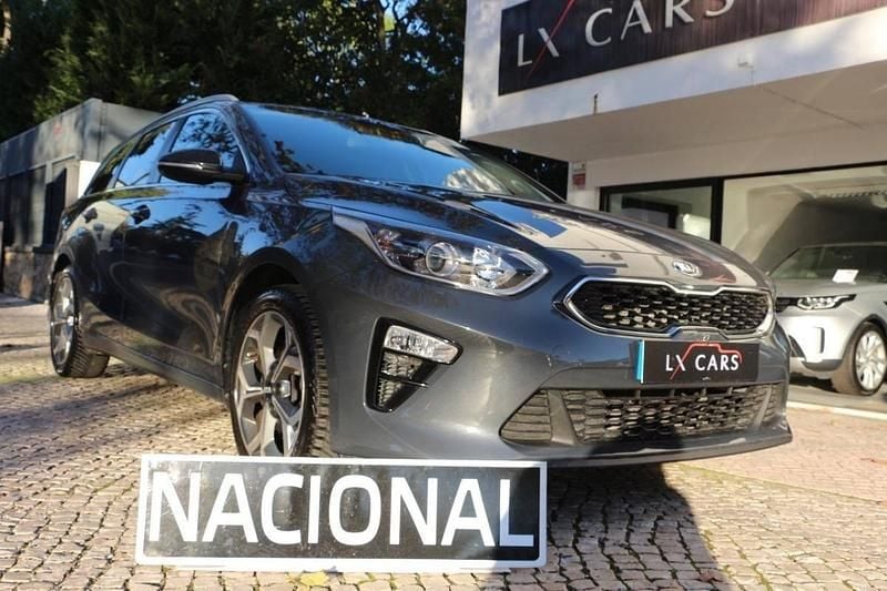 Cinzento Usado 2019 Kia Ceed Sportswagon Carrinha | € 17.490 (Preço justo) - Imagem 1/4