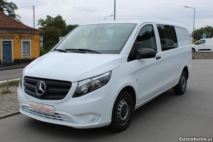 Branco Usado 2021 Mercedes Vito Monovolume | € 21.900 (Preço justo) - Imagem 1/1