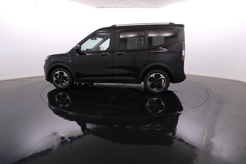 Usado Ford Tourneo 125 HP (91 kW) 2024 Preto