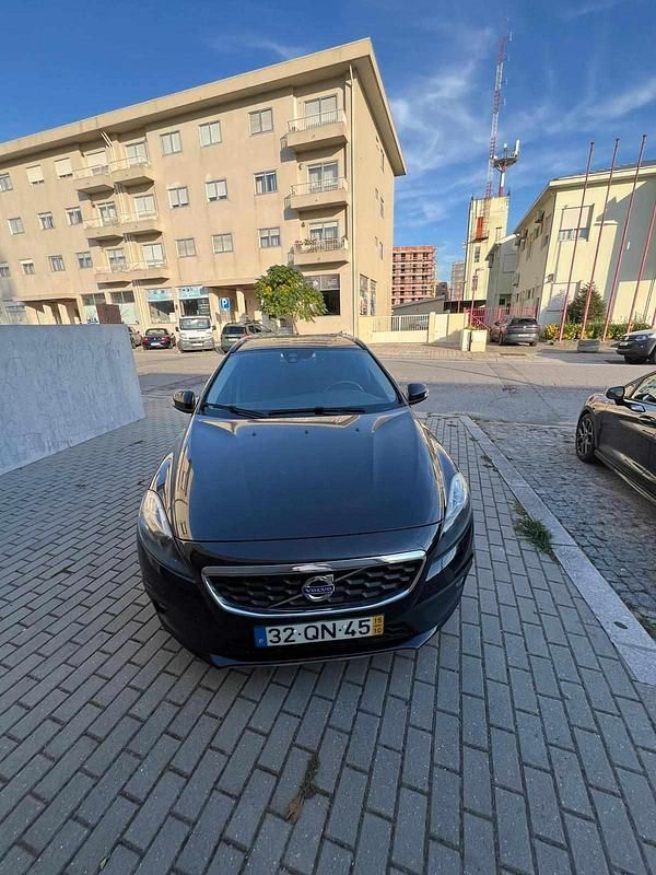 Usado Volvo V40 120 HP (88 kW) 2015 Preto Citadino