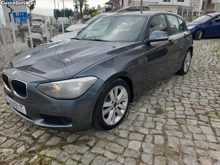 Cinza Usado 2013 BMW 116 Citadino | € 11.300 (Preço justo) - Imagem 1/1