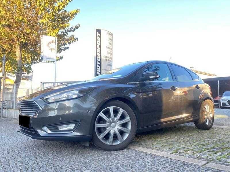 Antracite Usado 2015 Ford Focus Trend | € 12.900 (Caro) - Imagem 1/4