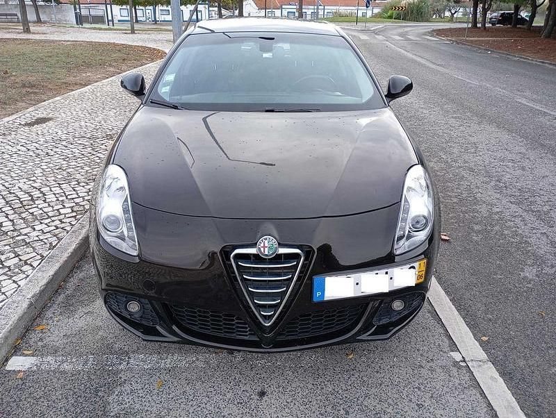 Usado 2011 Alfa Romeo Giulietta Sedan | € 6.000 (Preço justo) - Imagem 1/4