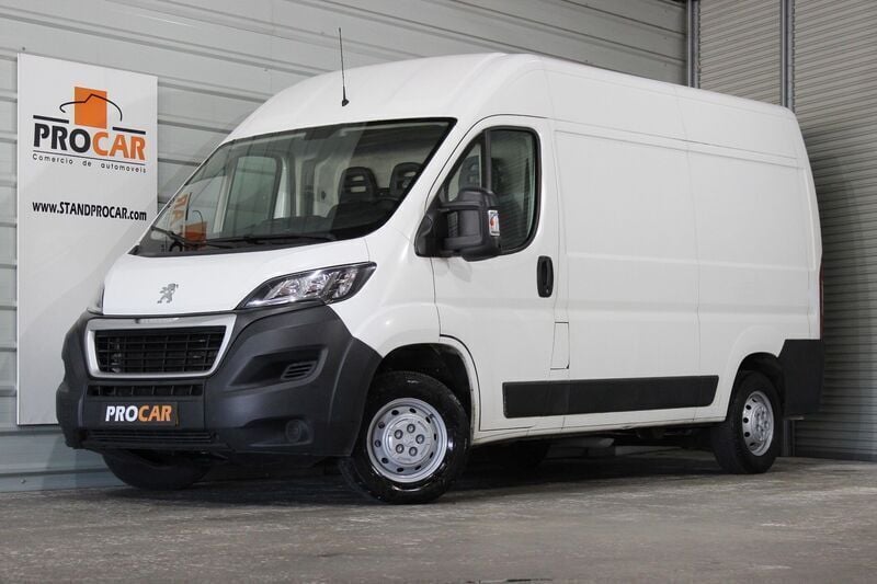 Branco Usado 2019 Peugeot Boxer Premium Van | € 15.900 (Preço justo) - Imagem 1/4