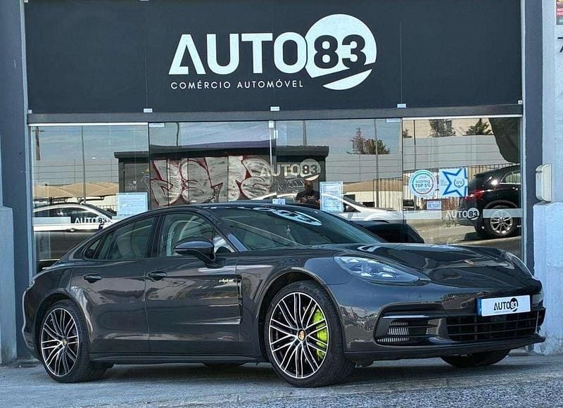 Cinzento Usado 2018 Porsche Panamera Sedan | € 74.990 (Super Preço) - Imagem 1/1