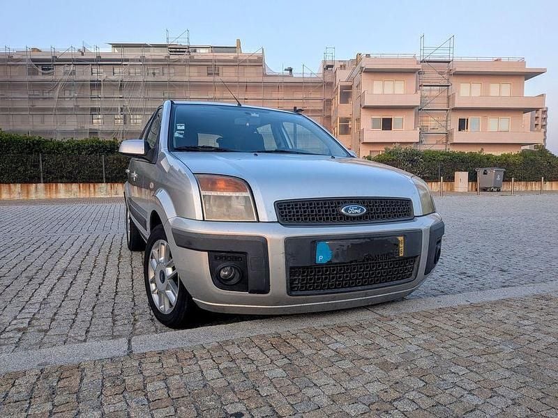 Usado 2006 Ford Fusion Sedan | € 3.000 - Imagem 1/4