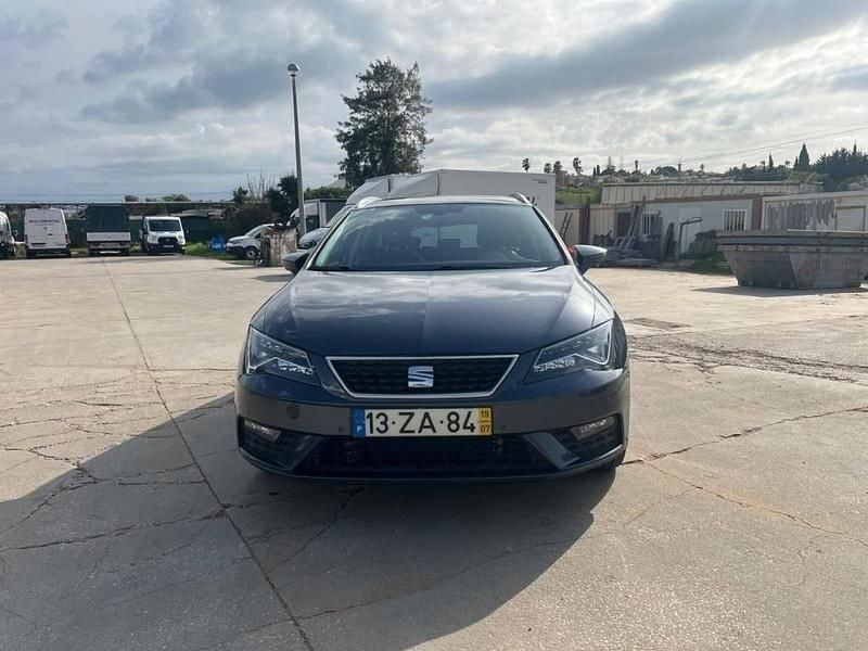 Usado Seat Leon ST 115 HP (84 kW) 2019 Cinzento Carrinha