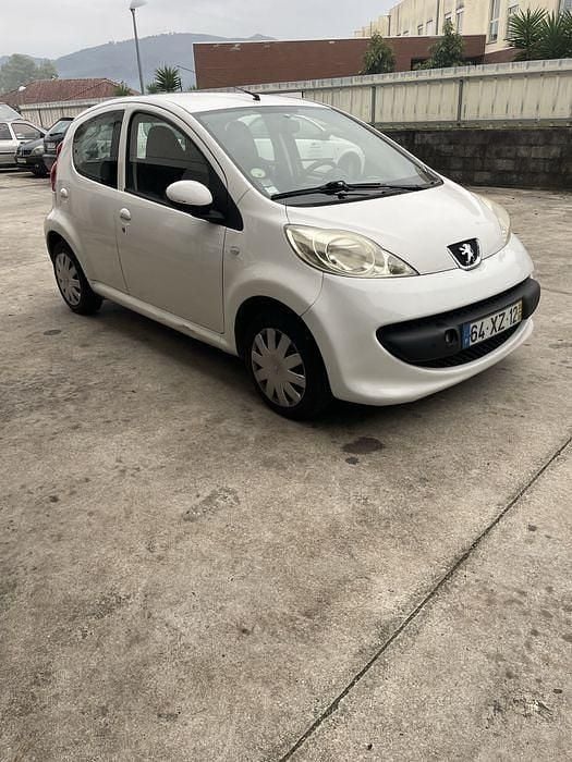 Usado 2008 Peugeot 107 Citadino | € 2.800 - Imagem 1/4