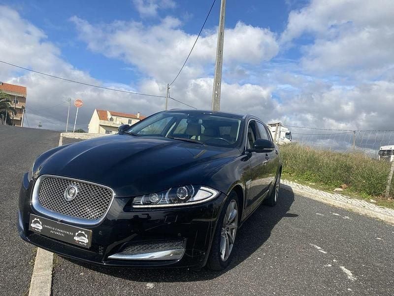 Usado 2012 Jaguar XF Sedan | € 9.999 (Super Preço) - Imagem 1/4