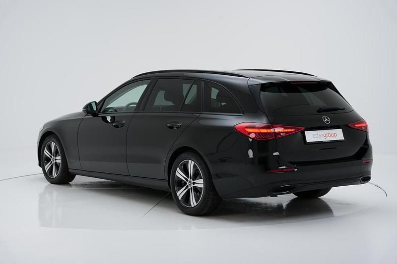 Usado Mercedes C200 Avantgarde 204 HP (150 kW) 2022 Preto Carrinha