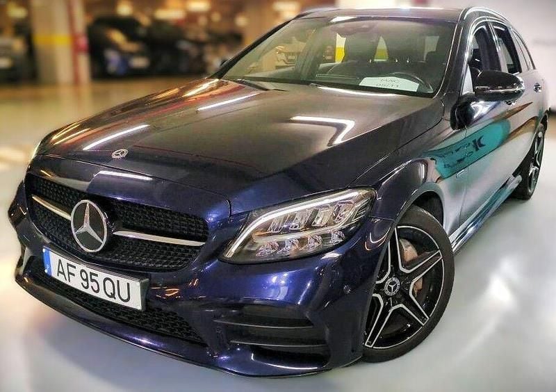 Usado Mercedes C300 AMG line 306 HP (225 kW) 2021 Azul Carrinha
