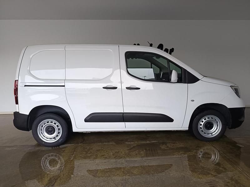 Usado Opel Combo 102 HP (75 kW) 2021 Branco Monovolume