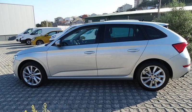 Usado Skoda Scala 110 HP (80 kW) 2022 Cinzento Citadino