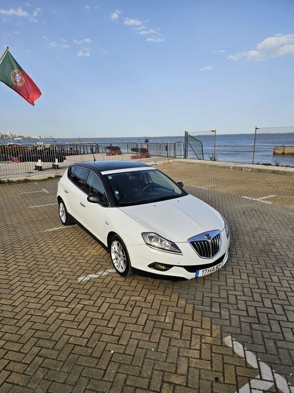 Branco Usado 2008 Lancia Delta | € 5.900 - Imagem 1/4