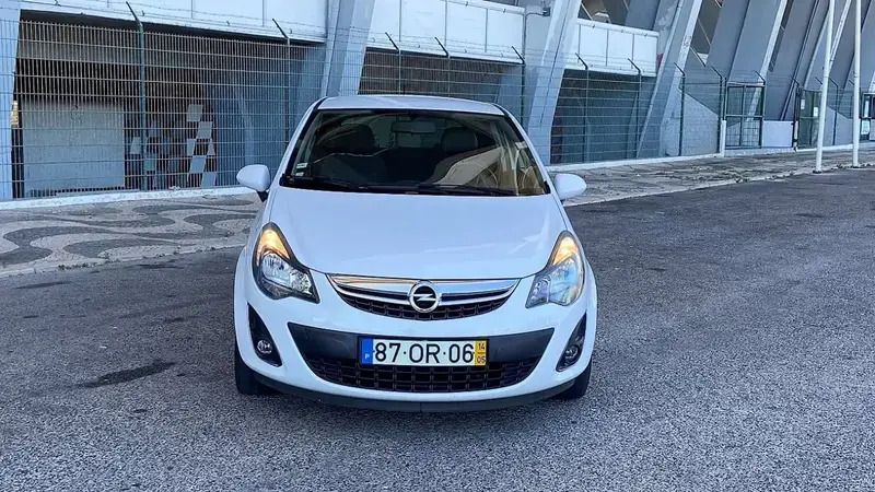 Branco Usado 2014 Opel Corsa Citadino | € 9.490 - Imagem 1/4